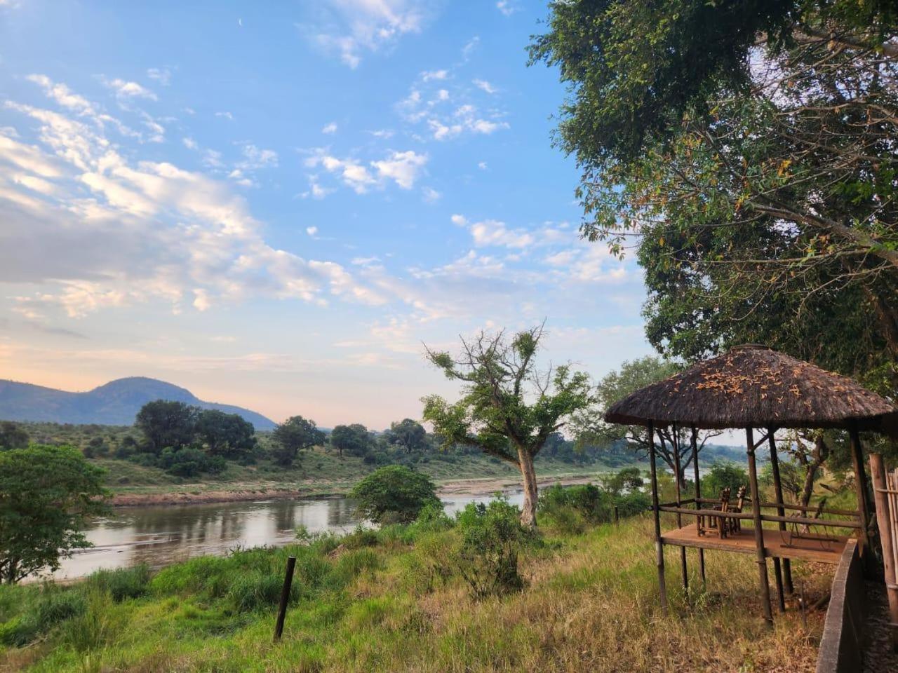 River Cottage Lodge Малалане Экстерьер фото